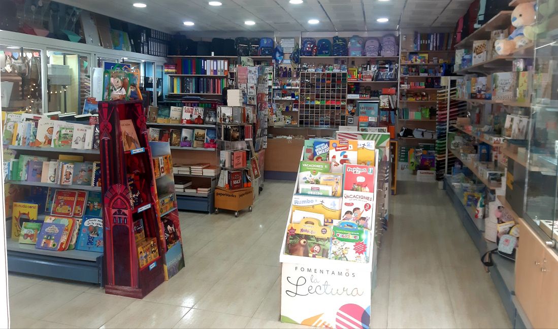 Vista del interior de Librería Maeva