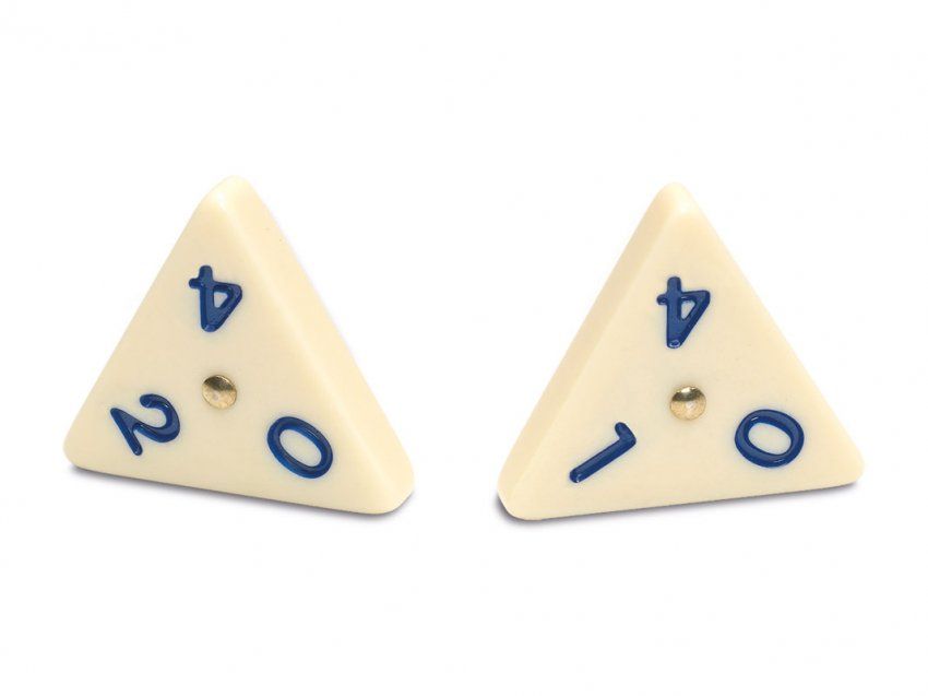 Dominó triangular